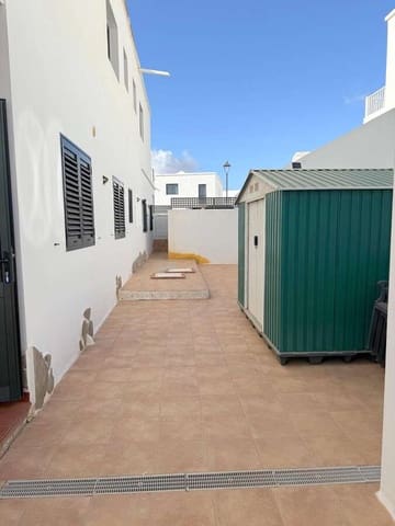 4 slaapkamer Halfvrijstaande villa te koop in Tahiche, Teguise met garage - € 440.000 (Ref: 10148218)