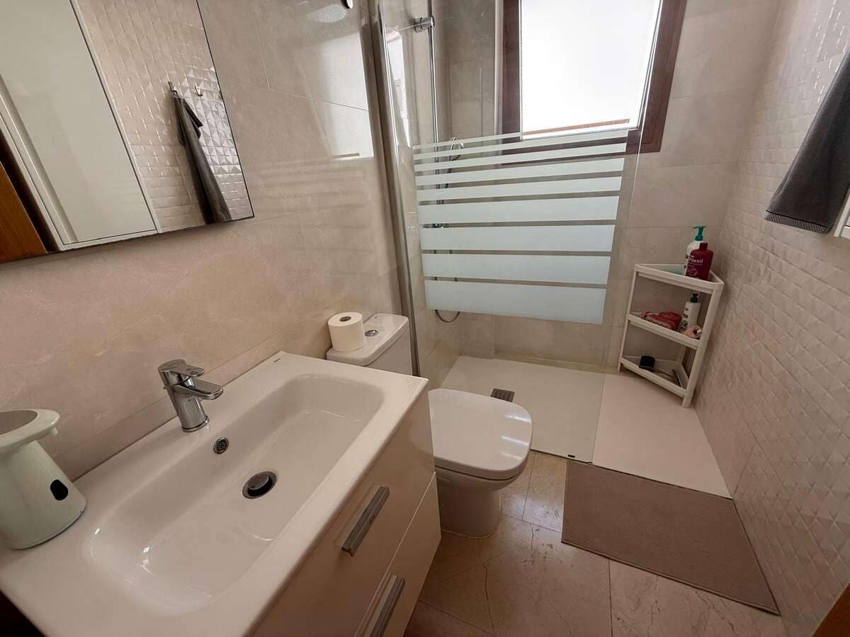 4 slaapkamer Halfvrijstaande villa te koop in Tahiche met garage - € 440.000 (Ref: 10148218)