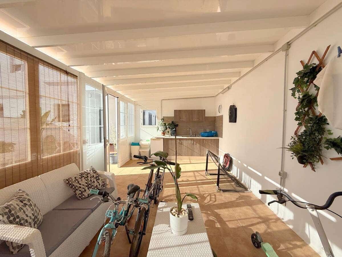 4 slaapkamer Halfvrijstaande villa te koop in Tahiche met garage - € 440.000 (Ref: 10148218)