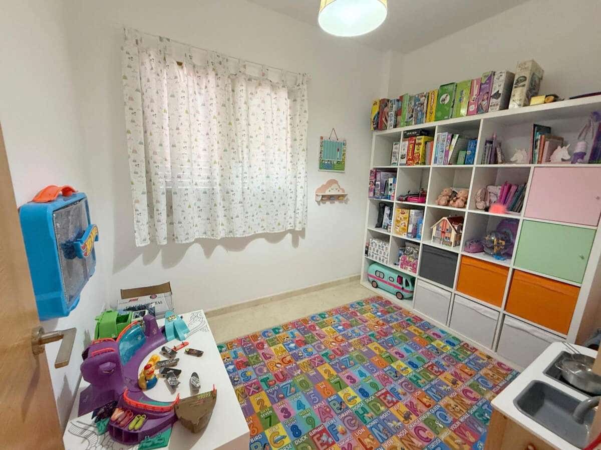 4 slaapkamer Halfvrijstaande villa te koop in Tahiche met garage - € 440.000 (Ref: 10148218)