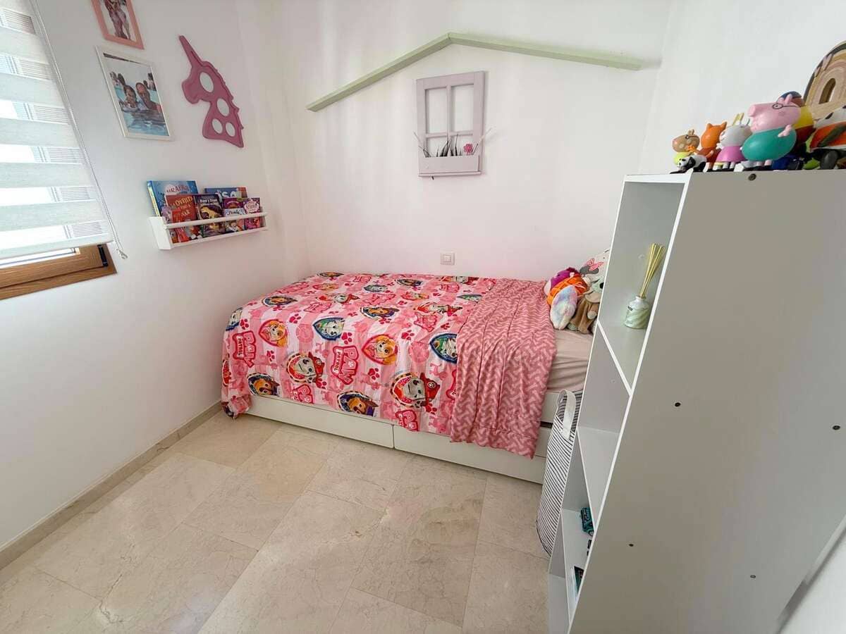 4 slaapkamer Halfvrijstaande villa te koop in Tahiche met garage - € 440.000 (Ref: 10148218)