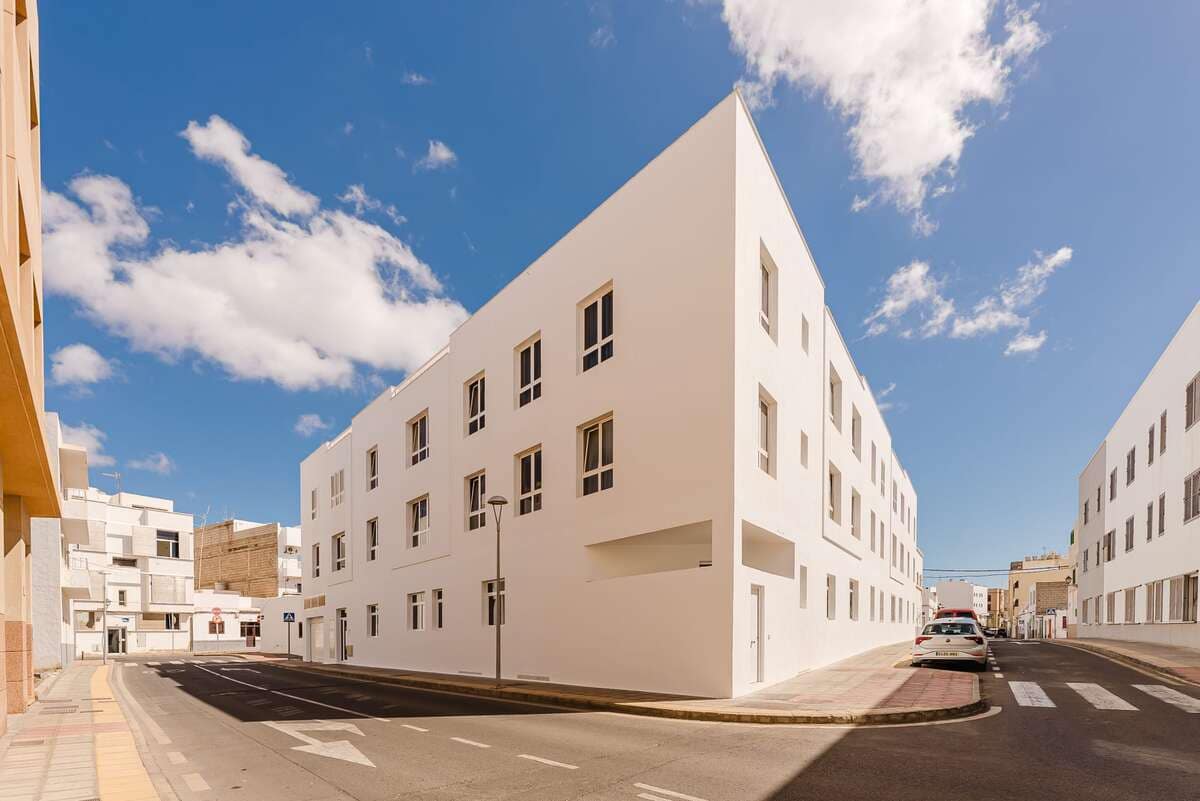 2 bedroom Flat for sale in Arrecife with garage - € 250,000 (Ref: 10157097)