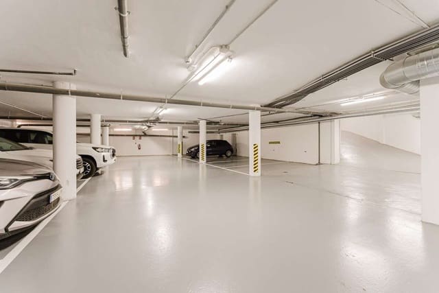 2 soverom Leilighet til salgs i Arrecife med garasje - € 229 000 (Ref: 10158867)