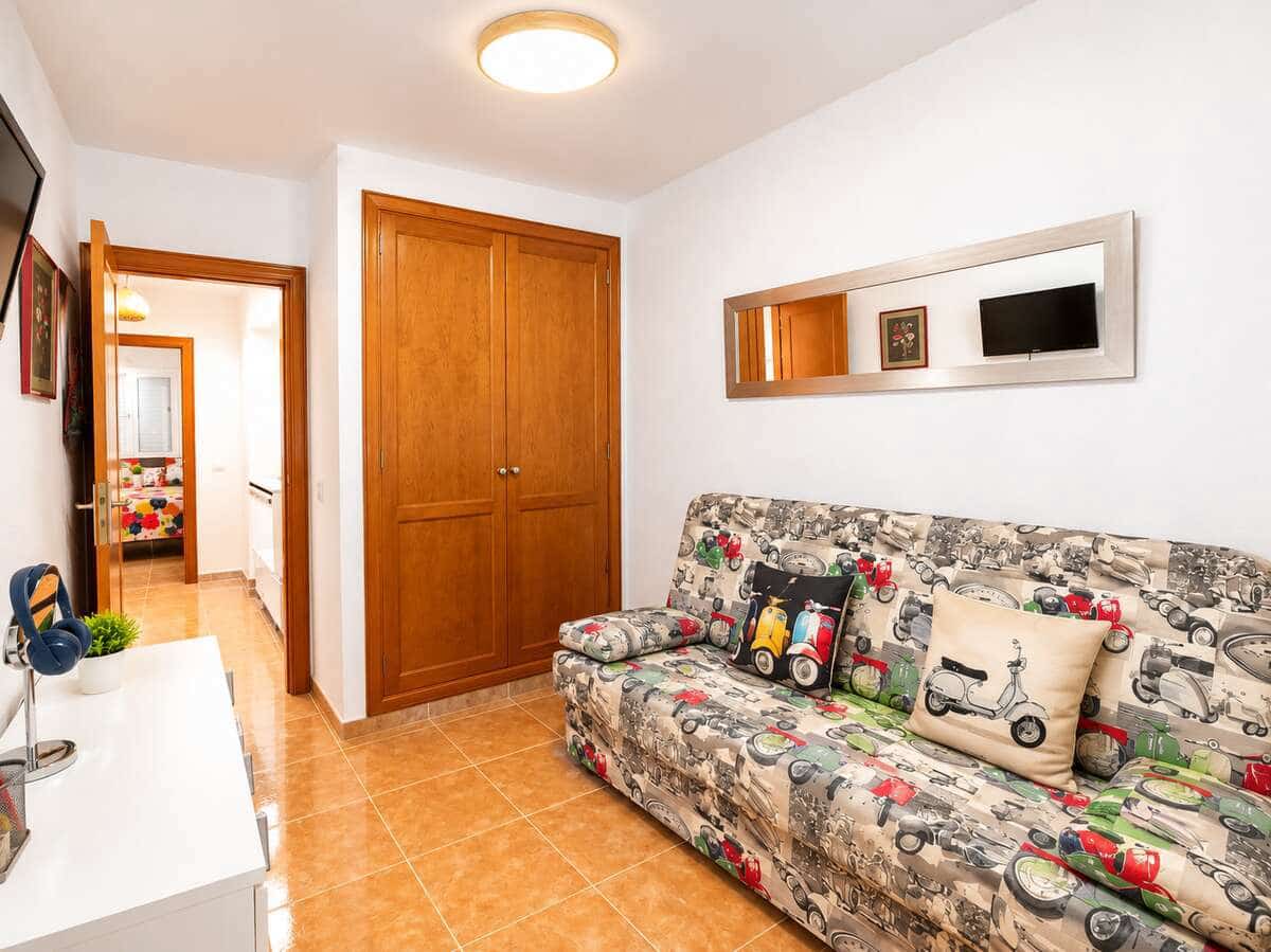 3 bedroom Semi-detached Villa for sale in Arrecife with garage - € 249,000 (Ref: 10164018)