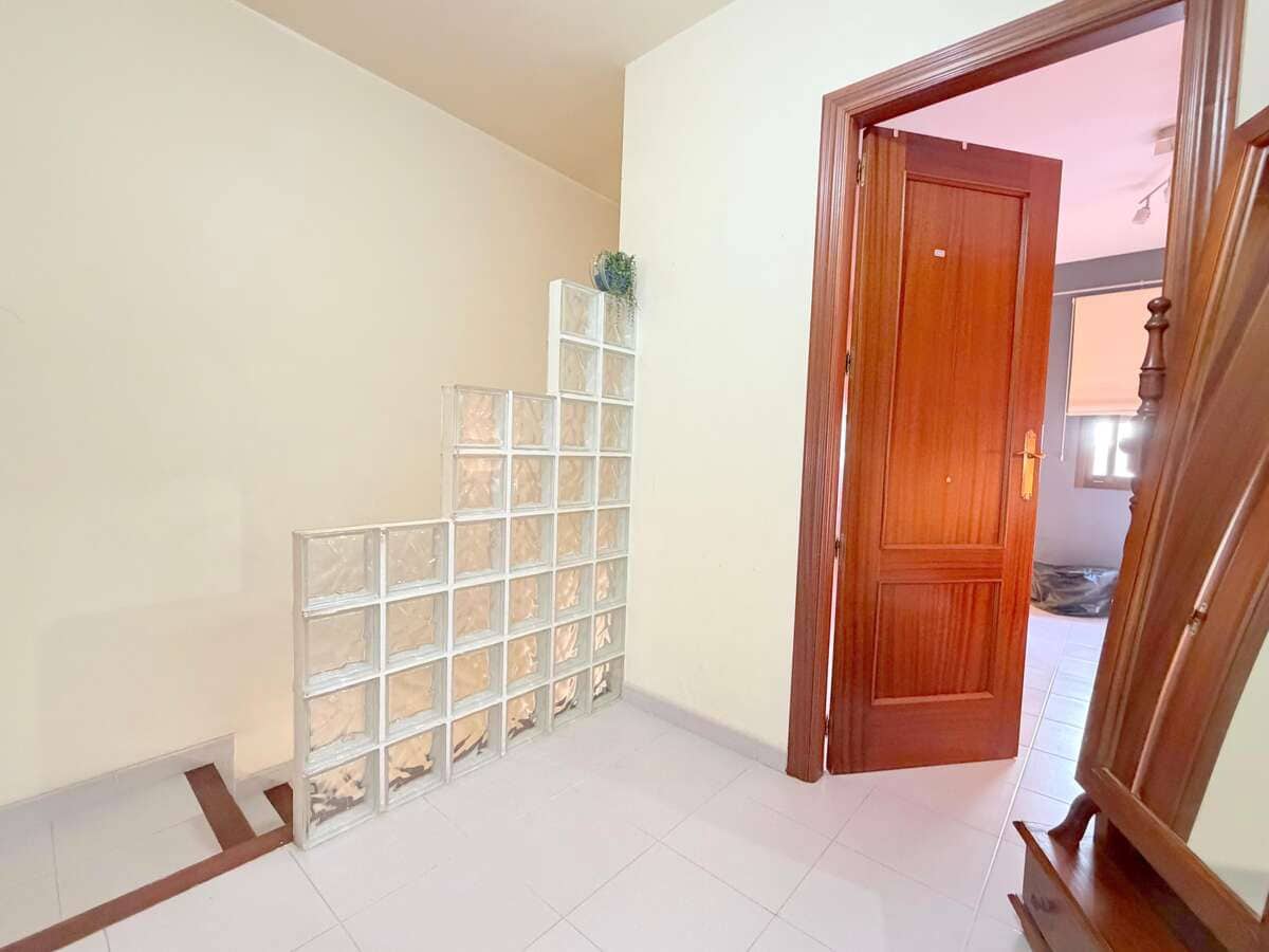 3 bedroom Semi-detached Villa for sale in Arrecife - € 245,000 (Ref: 10164019)