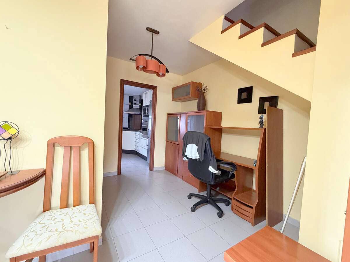 3 bedroom Semi-detached Villa for sale in Arrecife - € 245,000 (Ref: 10164019)
