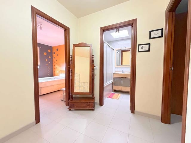 3 chambre Villa/Maison Semi-Mitoyenne à vendre à Arrecife - 245 000 € (Ref: 10164019)