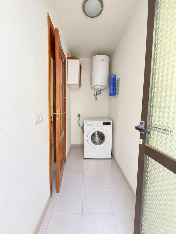 3 bedroom Semi-detached Villa for sale in Arrecife - € 245,000 (Ref: 10164019)