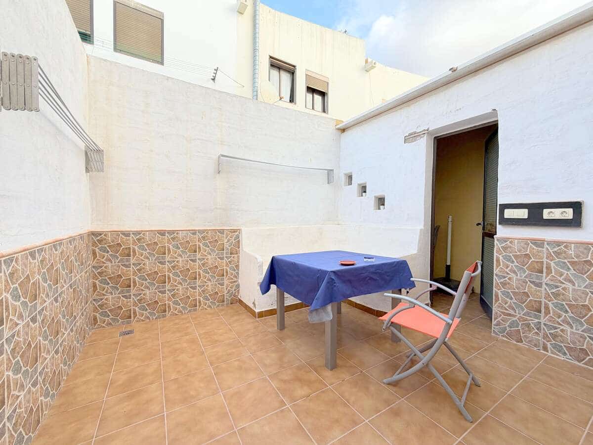 3 bedroom Semi-detached Villa for sale in Arrecife - € 245,000 (Ref: 10164019)