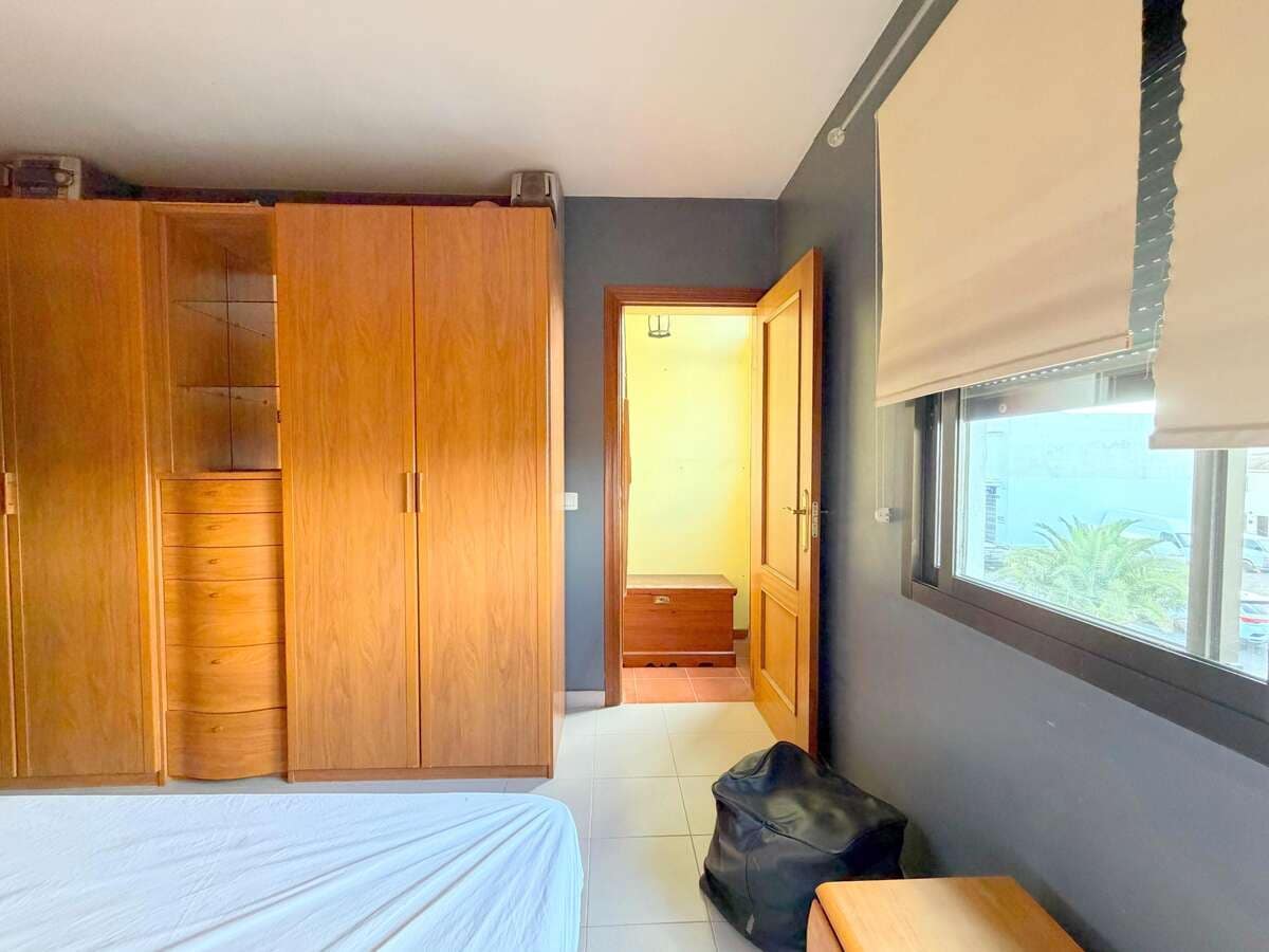 3 bedroom Semi-detached Villa for sale in Arrecife - € 245,000 (Ref: 10164019)