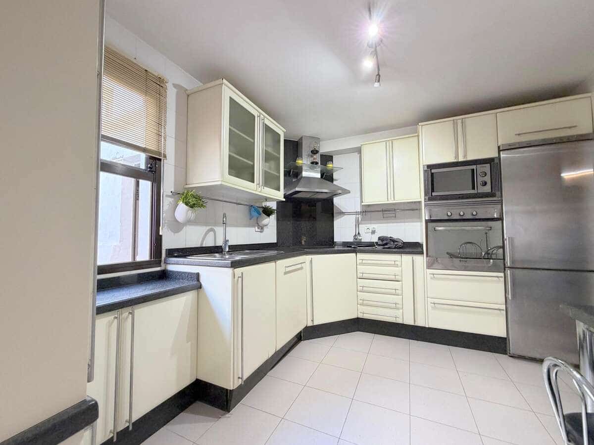 3 bedroom Semi-detached Villa for sale in Arrecife - € 245,000 (Ref: 10164019)