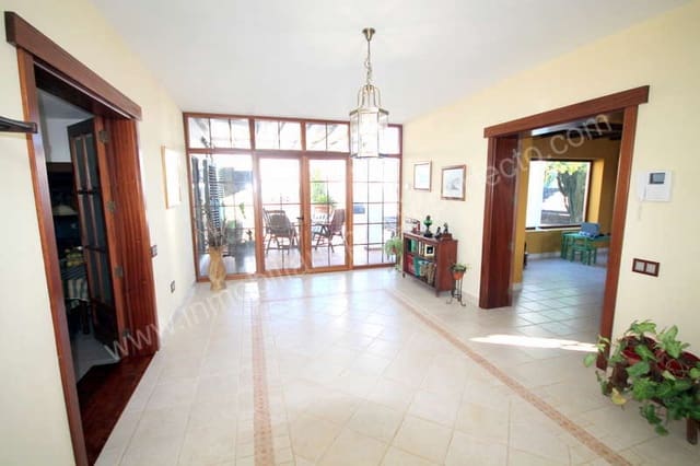 5 soveværelse Finca/Landehus til salg i Tahiche, Teguise med swimmingpool garage - € 1.000.000 (Ref: 2708619)