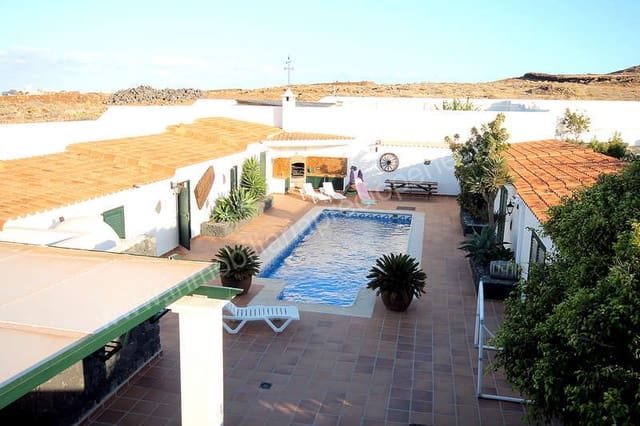 5 soveværelse Finca/Landehus til salg i Tahiche, Teguise med swimmingpool garage - € 1.000.000 (Ref: 2708619)