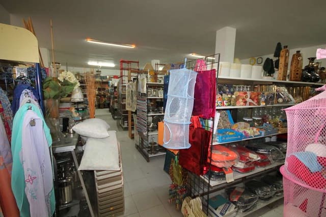 Erhverv til salg i Arrecife - € 300.000 (Ref: 4065904)