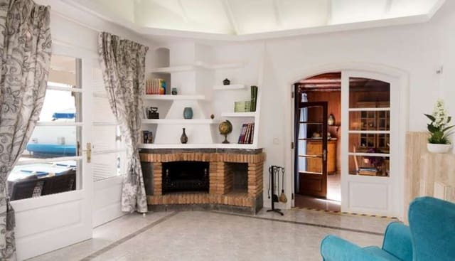 4 soveværelse Villa til salg i Puerto del Carmen, Tías med swimmingpool garage - € 1.300.000 (Ref: 6327710)