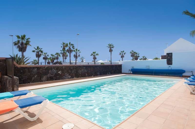 4 bedroom Villa for sale in Puerto del Carmen with pool garage - € 1,300,000 (Ref: 6327710)
