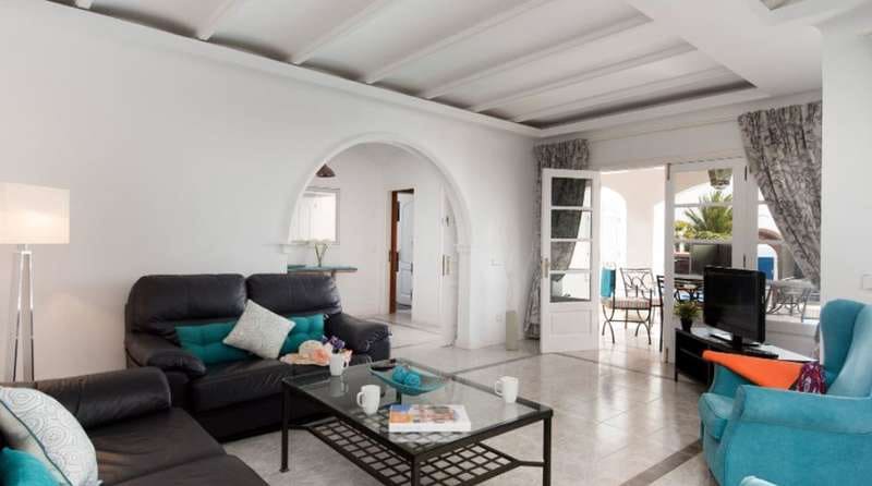 4 bedroom Villa for sale in Puerto del Carmen with pool garage - € 1,300,000 (Ref: 6327710)