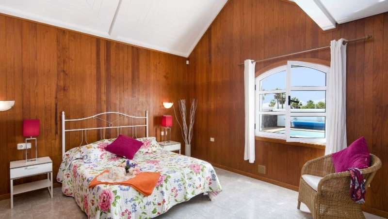 4 bedroom Villa for sale in Puerto del Carmen with pool garage - € 1,300,000 (Ref: 6327710)