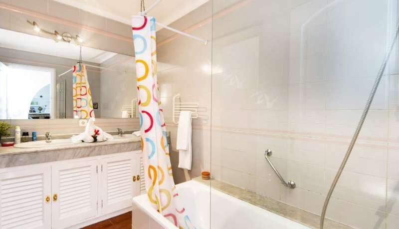 4 bedroom Villa for sale in Puerto del Carmen with pool garage - € 1,300,000 (Ref: 6327710)