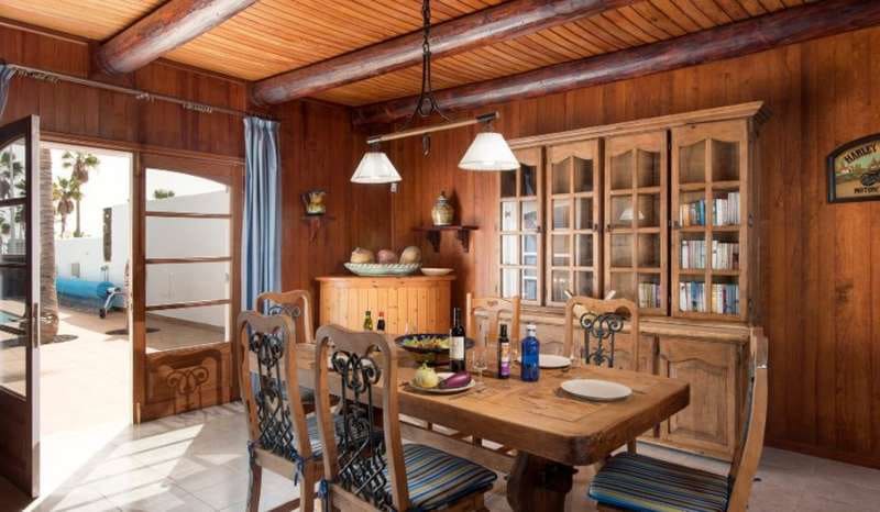4 bedroom Villa for sale in Puerto del Carmen with pool garage - € 1,300,000 (Ref: 6327710)