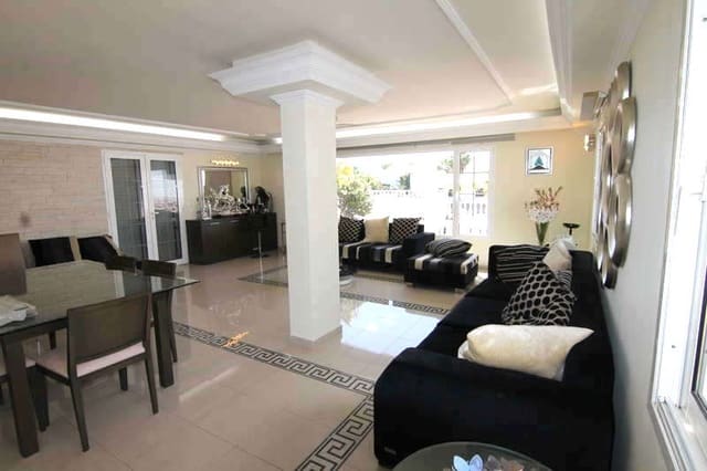 5 soveværelse Villa til salg i Playa Blanca, Yaiza med swimmingpool garage - € 950.000 (Ref: 7033005)