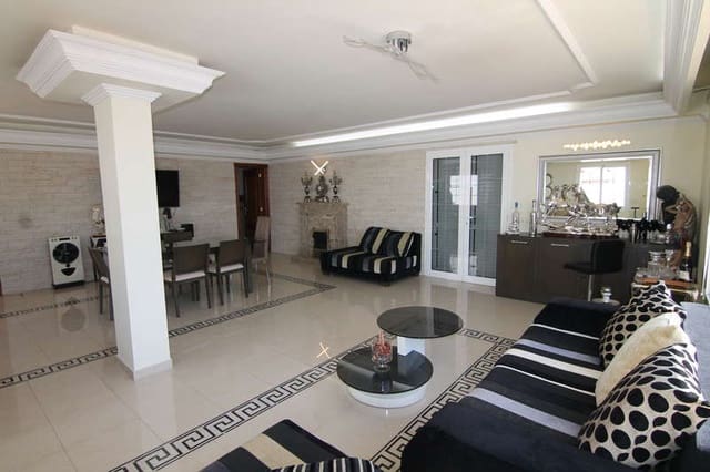 5 soveværelse Villa til salg i Playa Blanca, Yaiza med swimmingpool garage - € 950.000 (Ref: 7033005)