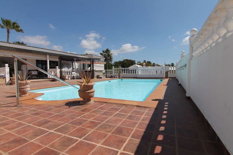 5 soveværelse Villa til salg i Playa Blanca med swimmingpool garage - € 950.000 (Ref: 7033005)