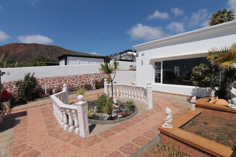 5 soveværelse Villa til salg i Playa Blanca med swimmingpool garage - € 950.000 (Ref: 7033005)