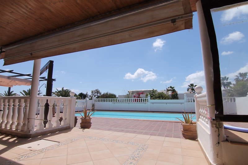 5 soveværelse Villa til salg i Playa Blanca med swimmingpool garage - € 950.000 (Ref: 7033005)