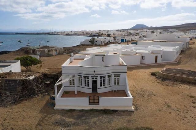 4 soveværelse Finca/Landehus til salg i La Graciosa, Teguise - € 525.000 (Ref: 7472342)
