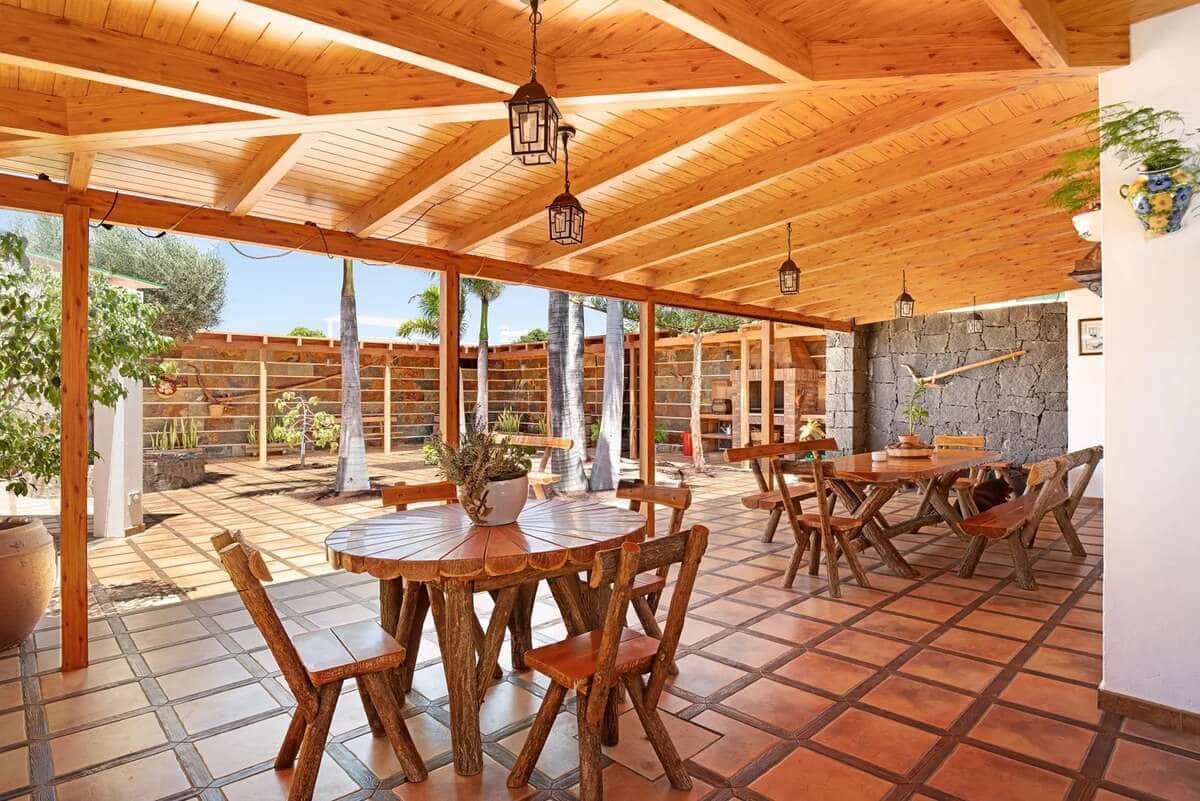 3 bedroom Villa for sale in Playa Blanca with pool garage - € 650,000 (Ref: 7834228)