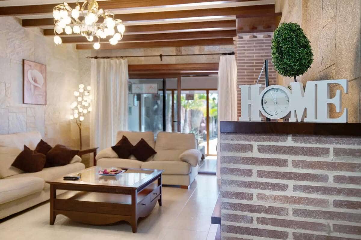 3 bedroom Villa for sale in Playa Blanca with pool garage - € 650,000 (Ref: 7834228)