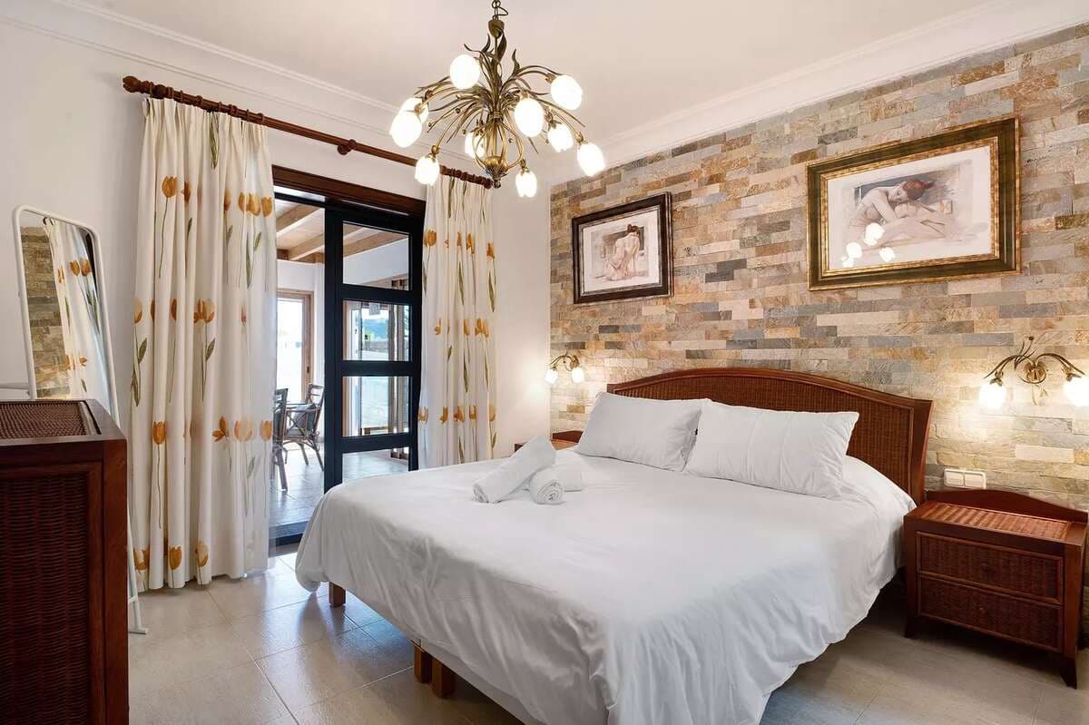 3 bedroom Villa for sale in Playa Blanca with pool garage - € 650,000 (Ref: 7834228)