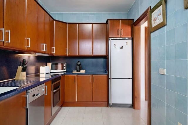 3 sypialnia Willa na sprzedaż w Playa Blanca, Yaiza z basenem garażem - 650 000 € (Ref: 7834228)