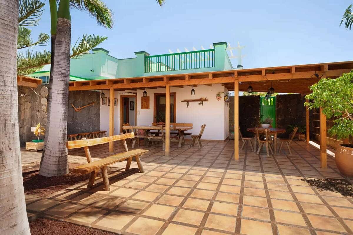 3 bedroom Villa for sale in Playa Blanca with pool garage - € 650,000 (Ref: 7834228)