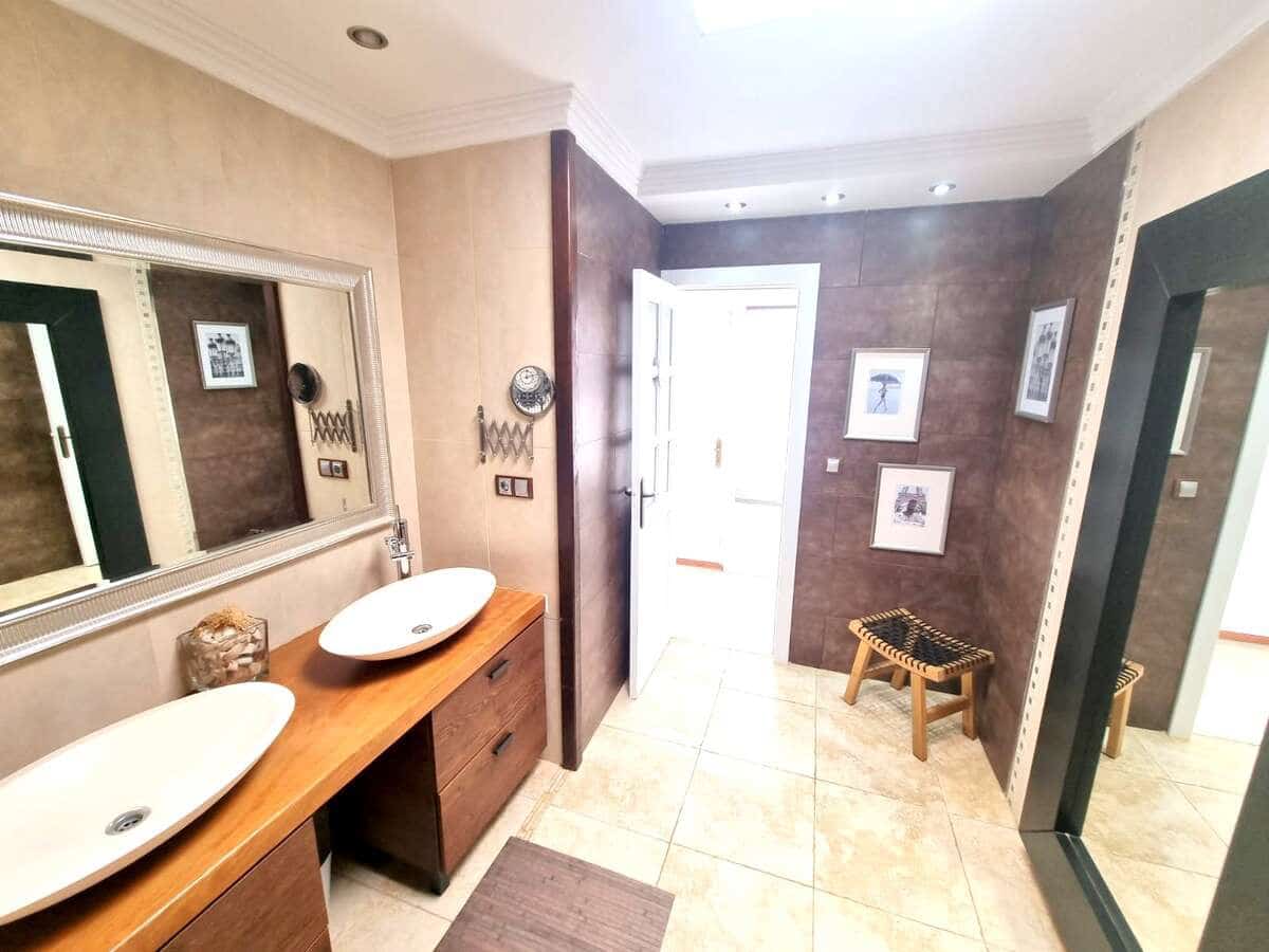 8 soveværelse Villa til salg i Costa Teguise med swimmingpool garage - € 1.195.000 (Ref: 7922372)