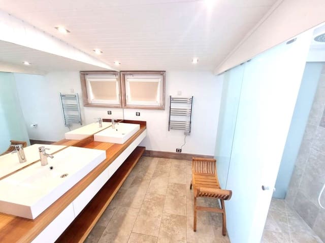 8 soverom Villa til salgs i Costa Teguise, Teguise med svømmebasseng garasje - € 1 195 000 (Ref: 7922372)