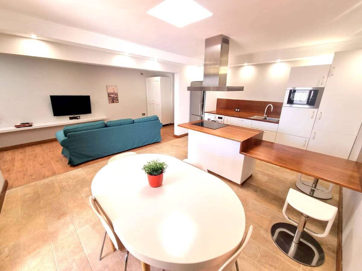 8 soveværelse Villa til salg i Costa Teguise med swimmingpool garage - € 1.195.000 (Ref: 7922372)