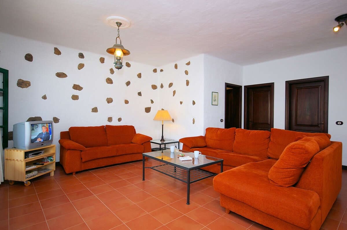 22 bedroom Finca/Country House for sale in Haria with pool - € 3,500,000 (Ref: 7992136)