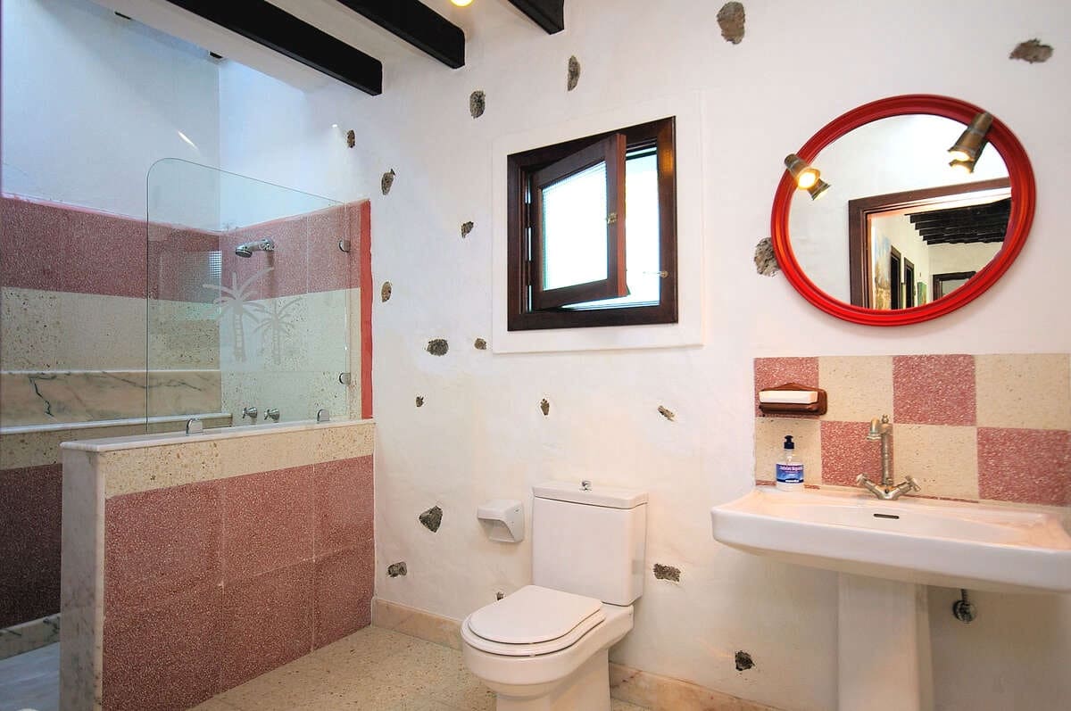 22 bedroom Finca/Country House for sale in Haria with pool - € 3,500,000 (Ref: 7992136)