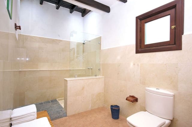 22 chambre Finca/Maison de Campagne à vendre à Haría avec piscine - 3 500 000 € (Ref: 7992136)