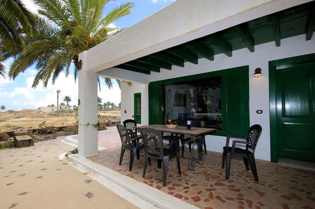 22 chambre Finca/Maison de Campagne à vendre à Haría avec piscine - 3 500 000 € (Ref: 7992136)