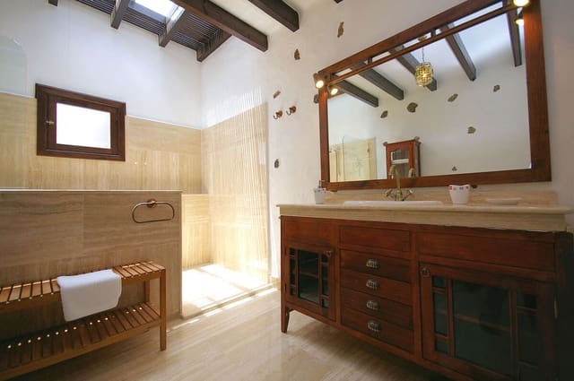 22 chambre Finca/Maison de Campagne à vendre à Haría avec piscine - 3 500 000 € (Ref: 7992136)