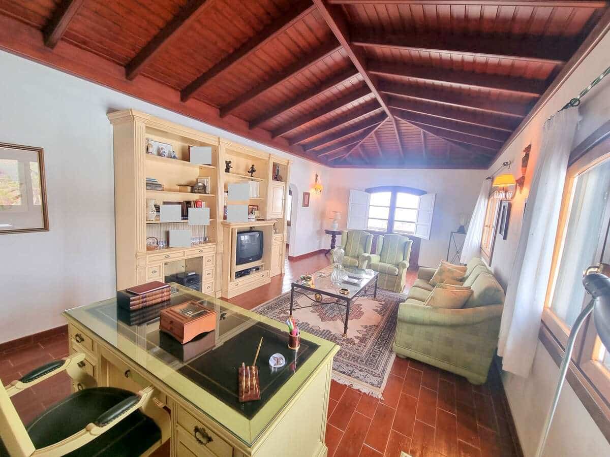 4 soveværelse Finca/Landehus til salg i Macher med garage - € 860.000 (Ref: 8220041)