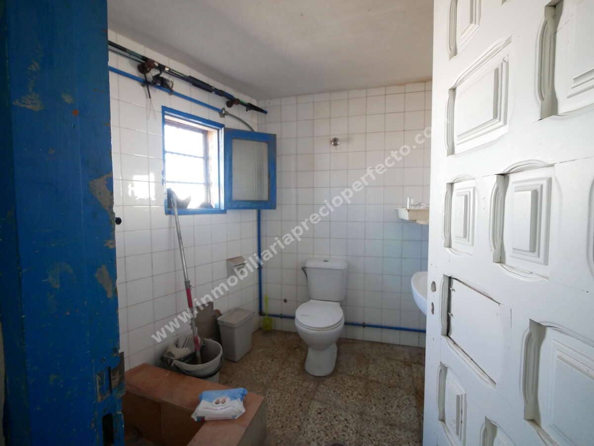 Erhverv til salg i Arrecife - € 392.000 (Ref: 8576085)