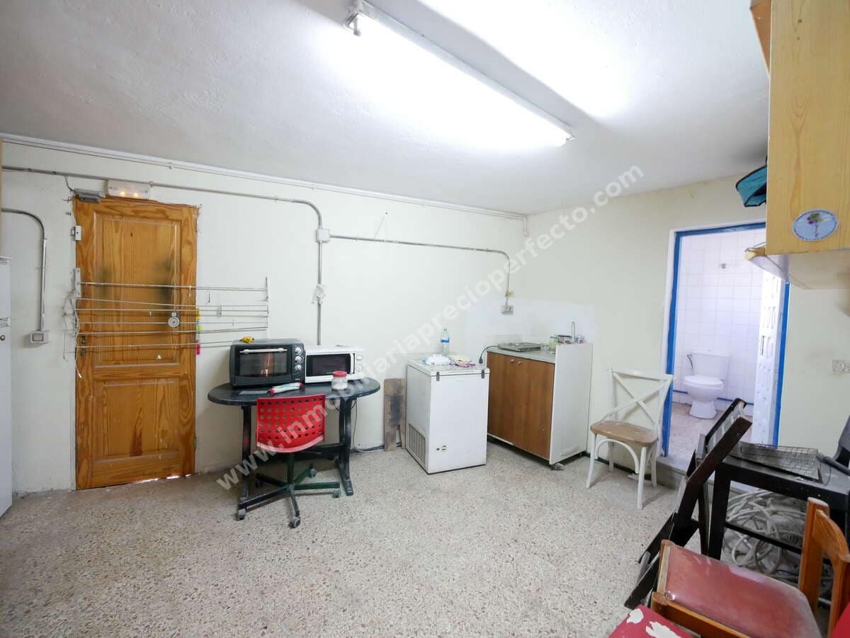 Erhverv til salg i Arrecife - € 392.000 (Ref: 8576085)