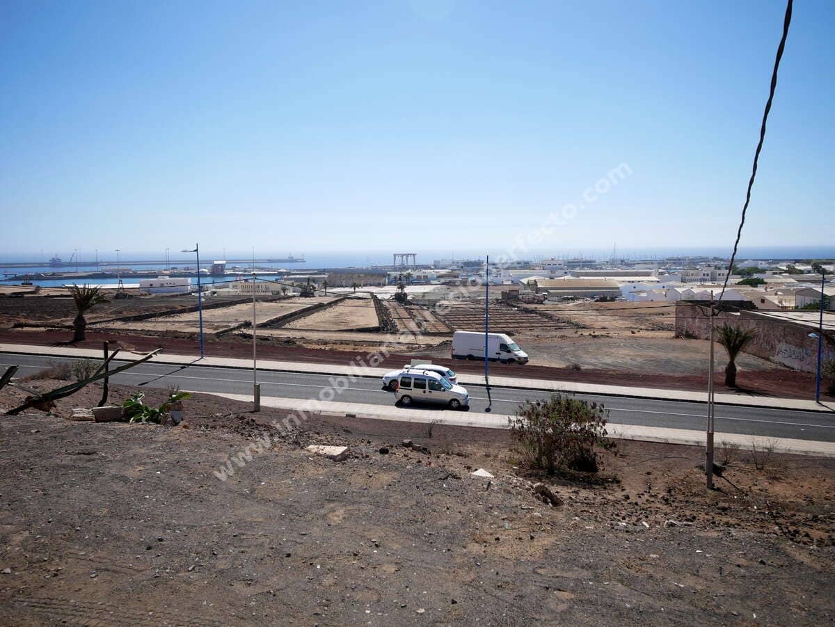 Erhverv til salg i Arrecife - € 392.000 (Ref: 8576085)