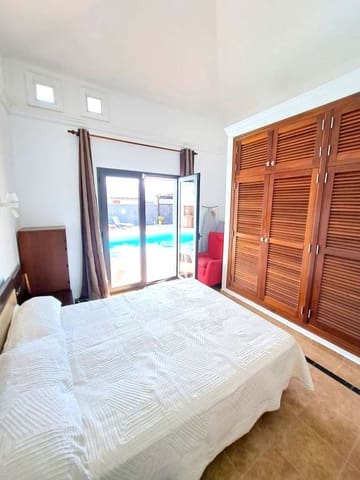 4 soveværelse Villa til salg i Playa Blanca, Yaiza med swimmingpool garage - € 849.000 (Ref: 8634106)