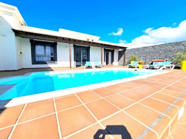 4 soveværelse Villa til salg i Playa Blanca, Yaiza med swimmingpool garage - € 849.000 (Ref: 8634106)