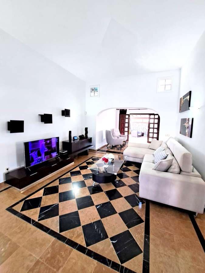 4 soveværelse Villa til salg i Playa Blanca med swimmingpool garage - € 849.000 (Ref: 8634106)